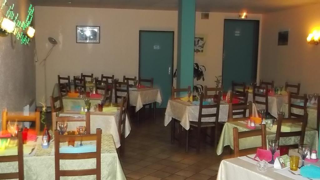 Hotel Des Cotes De Meuse Saint-Maurice-sous-les-Côtes Екстериор снимка
