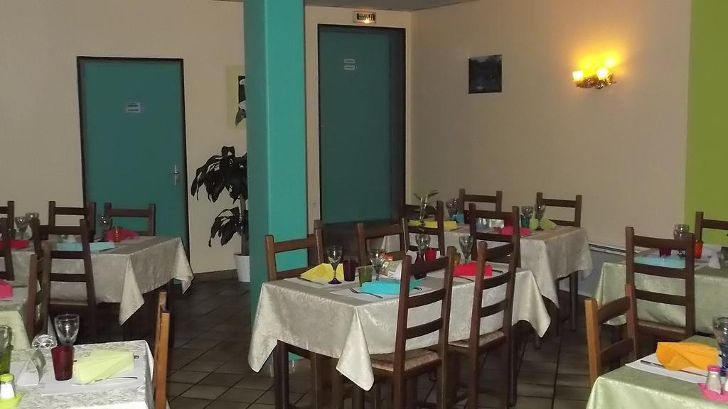 Hotel Des Cotes De Meuse Saint-Maurice-sous-les-Côtes Екстериор снимка