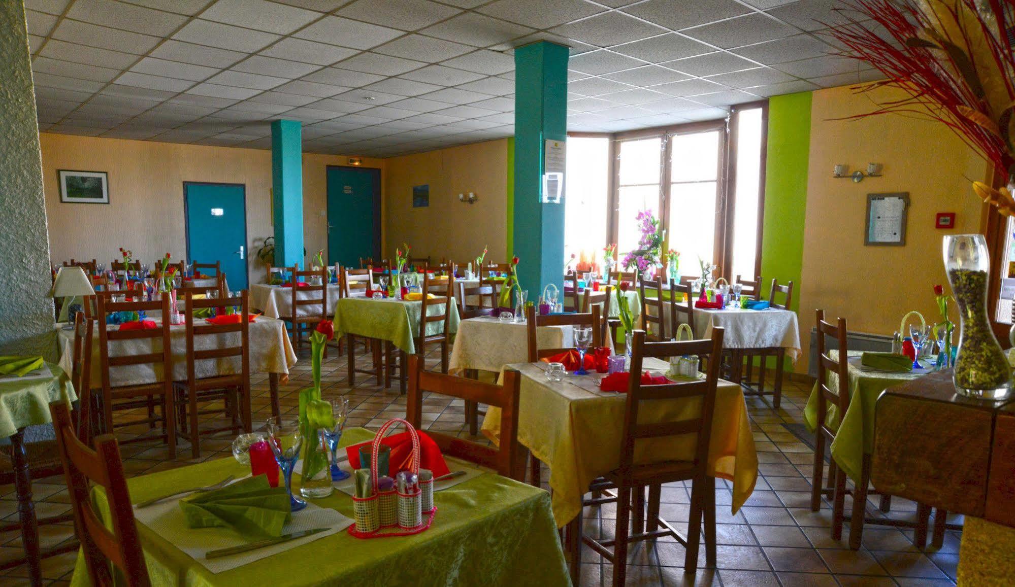 Hotel Des Cotes De Meuse Saint-Maurice-sous-les-Côtes Екстериор снимка
