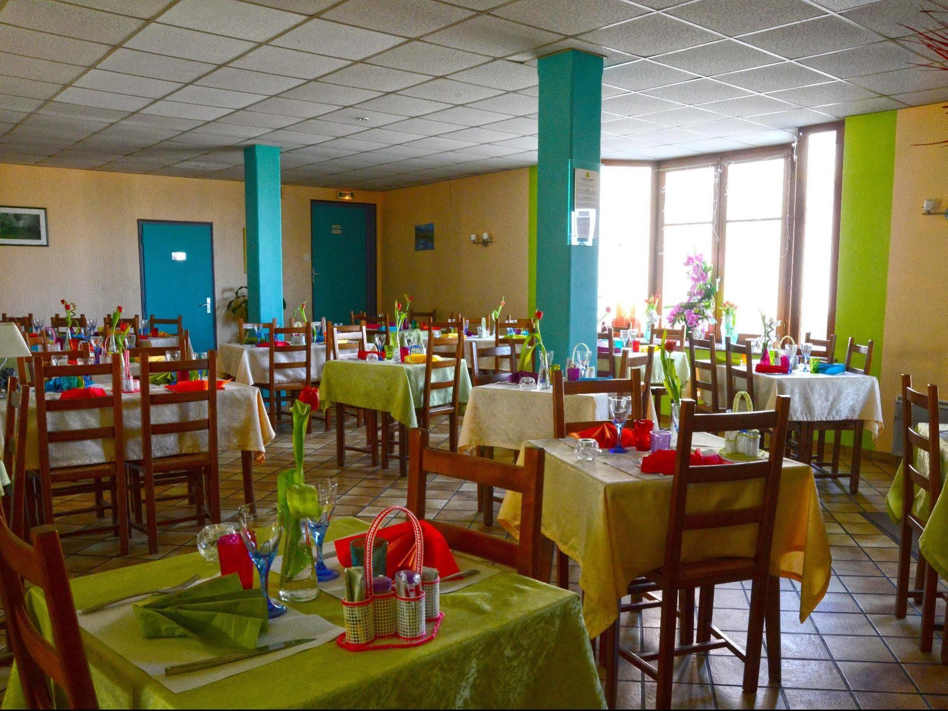 Hotel Des Cotes De Meuse Saint-Maurice-sous-les-Côtes Екстериор снимка